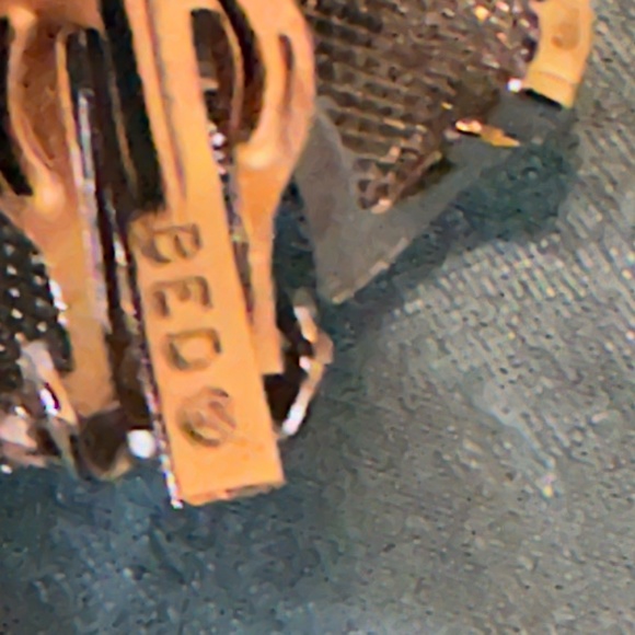 Vintage Silver-tone Flower Mesh Filigree Clip-on Earrings signed BED - Picture 7 of 8